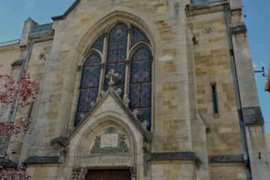 une vue de la façade de la paroisse de Châlons en Chapagne